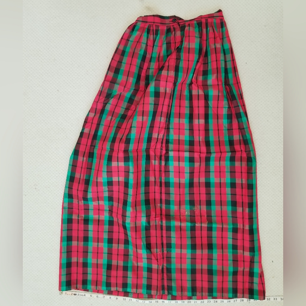 Vintage Silk Plaid Woven Silk Skirt. Size 4